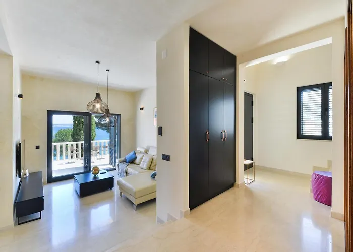 빌라 Beachfront Mediterranea 쿠클리차