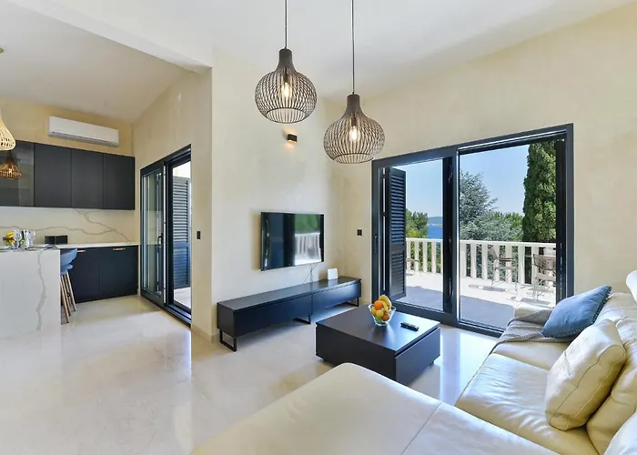 Beachfront Mediterranea 쿠클리차