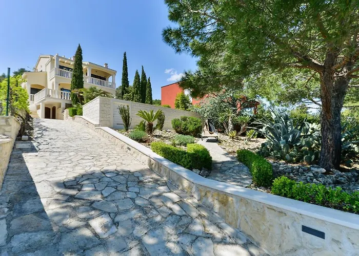 Beachfront Mediterranea 쿠클리차