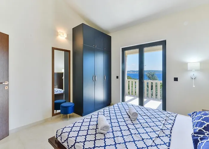 Beachfront Mediterranea Vila Kukljica