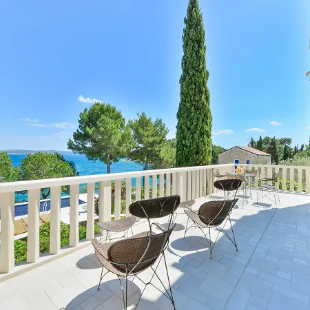 וילה Beachfront Mediterranea *