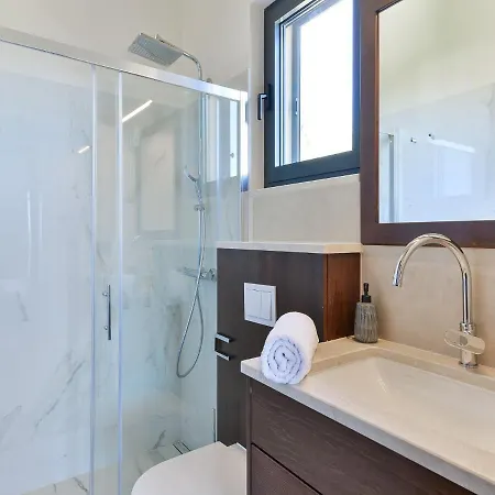 Beachfront Mediterranea Villa *